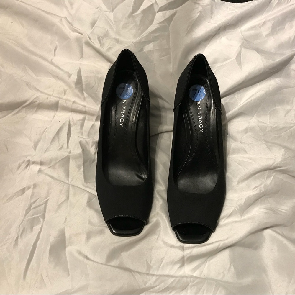 Ellen Tracy peep toe Wedges